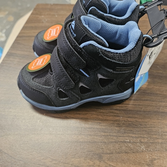 Ozark Trail Waterproof Boots size 8 (toddlers) - Picture 5 of 5